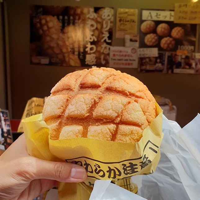 Melon pan bun (¥220) 😋
.