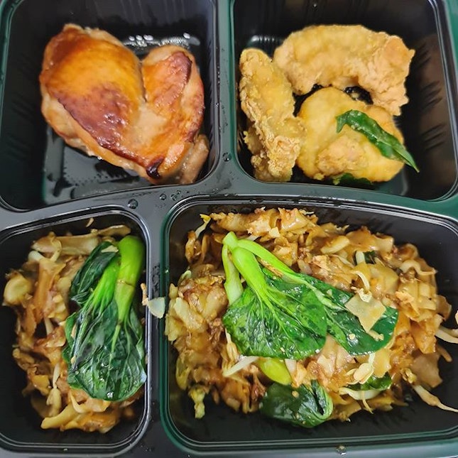 Fried kway teow with mixed vegetables, Char siew roast chicken, Stir fried fish with salted egg yolk ($5.20)!