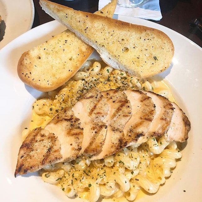 Twisted Mac, Chicken & Cheese ($27.00)
