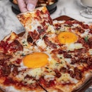 Egg Bacon Cheese Pizza (THB290/ S$$12.08)
