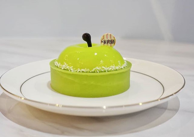 A SUMMER IN PARIS, POMPOM

Newly opened at Vivo city is A Summer in Paris, a cake shop in collaboration with Yann Brys, a French pastry chef who is awarded the Melliur Ouvrier de France, another high accolade achievement other then being awarded a Michelin Star.