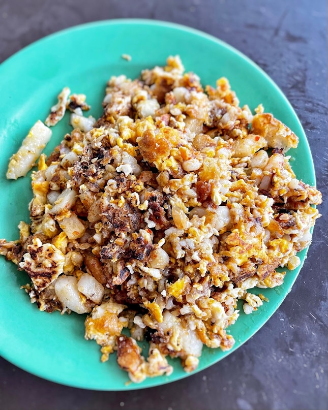 Tag someone who is a fan of Fried Carrot Cake aka “chai tow kway”!