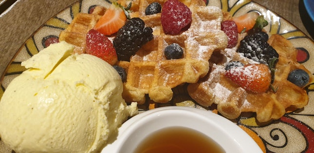 Waffle With Ice Cream And Berries $28/ppax