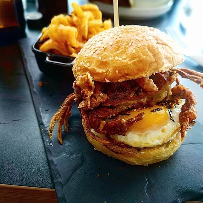 Soft Shell Crab Burger

What a delightful burger to look at!