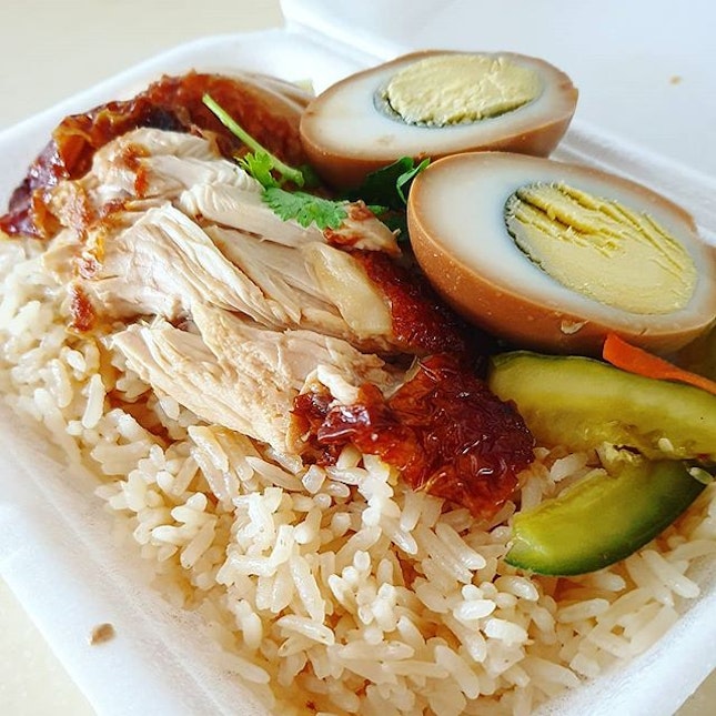 Definitely not CHICKENing out on this packet of Hainanese CHICKEN rice!