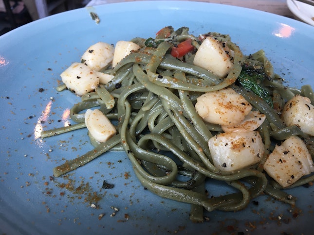 Seaweed Linguine with scallops