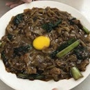 Restoran Sun Tuck Kee (新德记炒粉店) ☀️
1️⃣ Moonlight horfun 月光河 (7.5rm) - Flavourful & wok-hei filled plate of horfun!