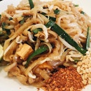 💜@nakhonkitchenudon #thaifood #padthai 🤤 #sgfood #burpple