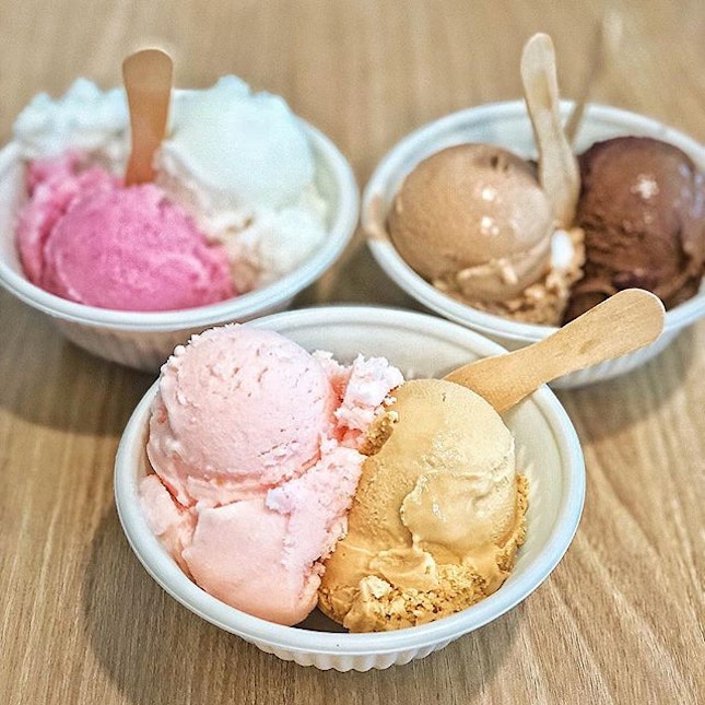 [Holland Village] The peculiar local flavours like Teh Tarik, Milo and even Tiger Beer are all good fun to try, yet the slightly icy texture of the ice cream took away some of the joy.