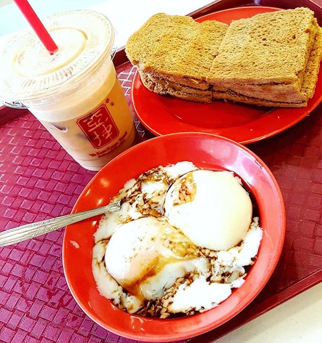 🍞+🥚: Ya Kun Kaya + Butter Toast with soft-boiled eggs...