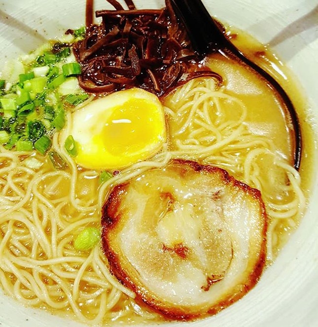 🍲: Somedays, all it takes is a #comforting bowl of #ramen Enjoyed the rich pork bone #broth, #smoky #chashu, #shoyu #tamago and special ramen #noodles that have a good #bite #texture [4/5👅] .