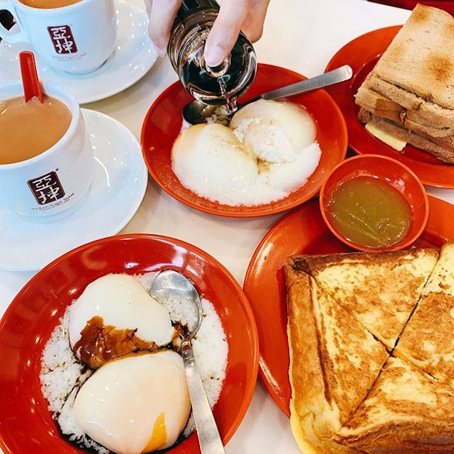 First meal of 2020: Like many others, I’m having Ya Kun for ‘lunch’ 😂 (Soft boiled eggs w French Toast & smoked cheese) 😍🤩😌🎉🎊💕⁣
⁣
Happy 2020 everyone, may everyone’s first meal of the year be a good one!
