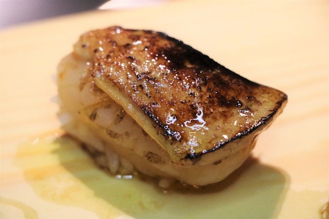 Aburi (Seared) Foie Gras & Hotate (Scallop) Sushi