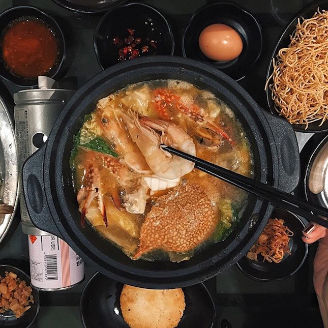 Wah Kee Big Prawn Noodles now comes in seafood hotpot set [$30].