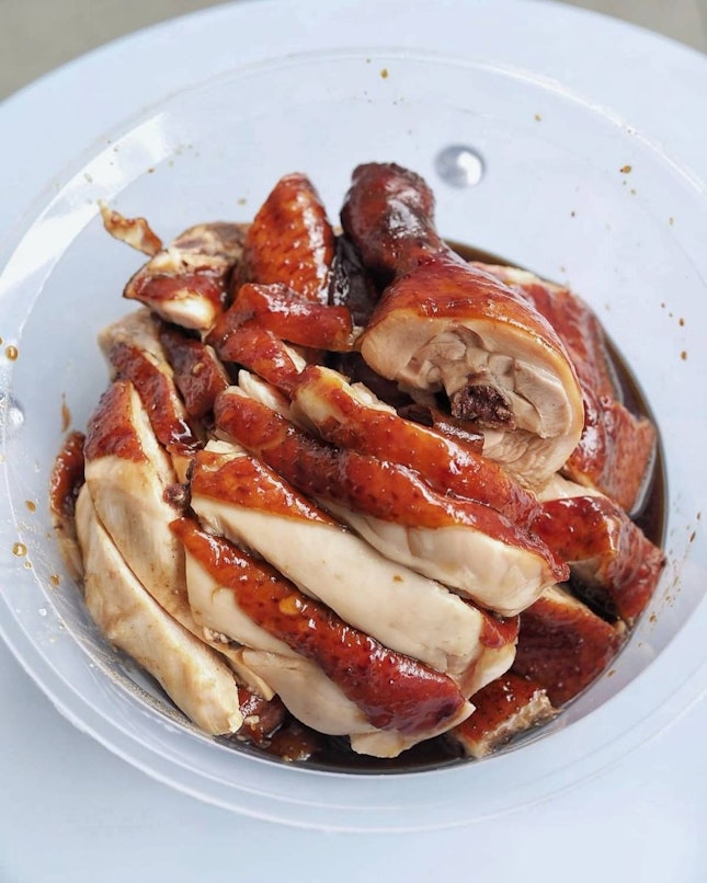 Run some errands at Chinatown side, decided to tabao Soy sauce chicken from Maliya virgin chicken after read a good review about it.