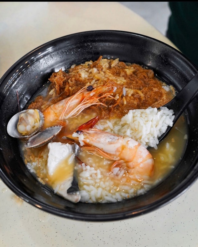 Comfort bowl Seafood Pao Fan from First Class Pao Fan for raining day.