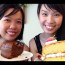 Omnomnom Flourless Choc Cake & Victoria Strawberry Cream Sponge Cake