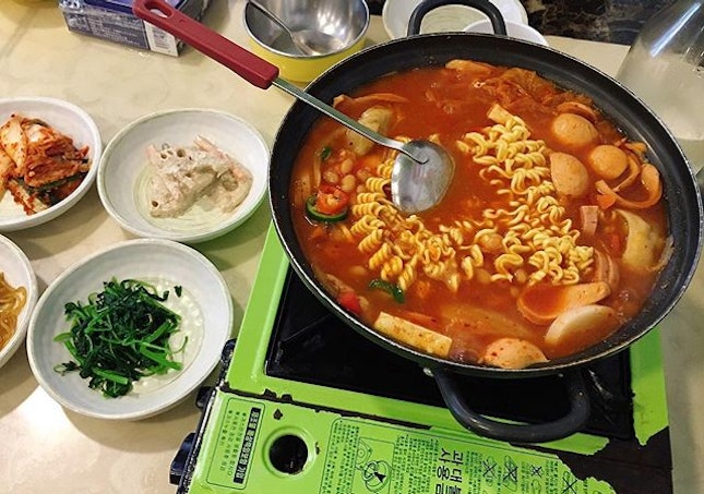 Sometimes there's nothing more therapeutic than a pot of 부대찌개 (army stew).
