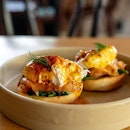 Tom Yum Eggs Benedict | poached free-range eggs with Tom Yum hollandaise, smoked salmon, baby spinach
