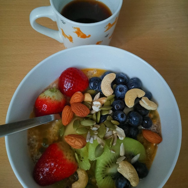 Oatmeal With Fruits 
