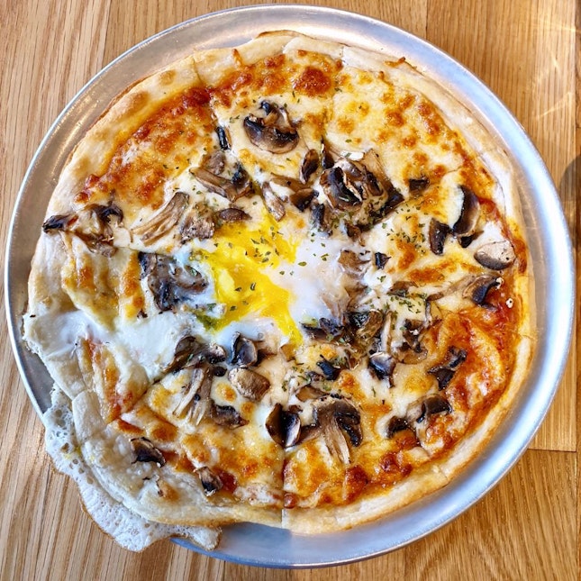 Truffle Scented Mushroom & Egg Pizza