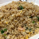 Fried rice that is fried with chicken rice?