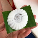 Always got time to spare for a freshly made hot steaming coconut tutu kueh from @tanstutu .