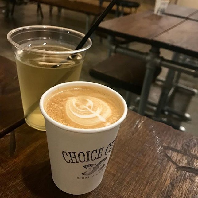 Good cup of coffee and cold brew tea (lemongrass & ginger) @choicecutsgoods The place gives of a retro and relaxing feel with old records available at one corner of the cafe!