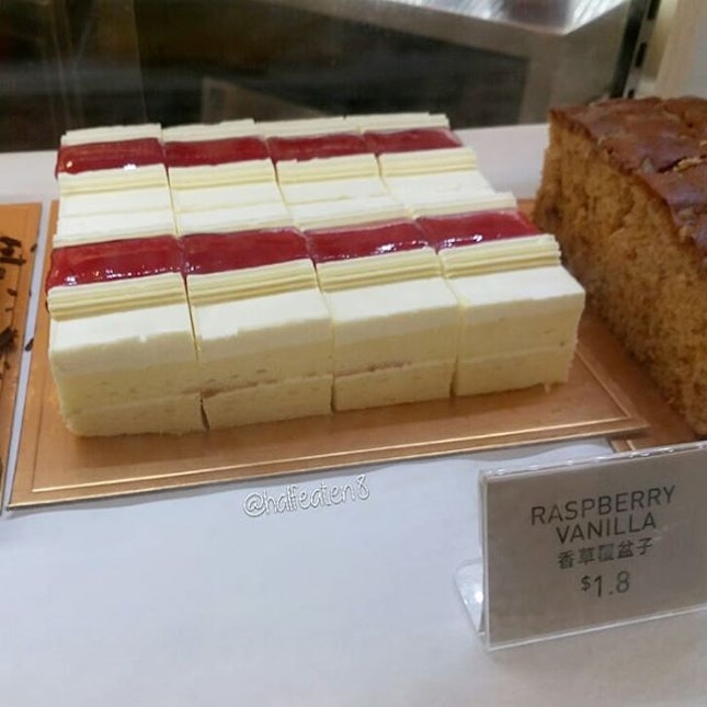 Raspberry Vanilla cake from Toast Box!