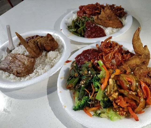 #cxyi @icedteholic
-
3rd Feb 2019
-
our late dinner at chong pang nasi lemak.