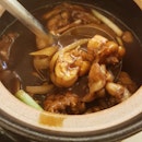 Claypot Frog Meat in Scallion Ginger Sauce 