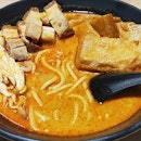 Curry Noodles w Chicken & Roast Pork 👍🏻👍🏻👍🏻👍🏻 $6
.