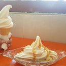 Ice cream at reasonable prices RM2-6, Sunny Hill Ice Cream Cafe is an institution in Kuching #sunnyhillicecream