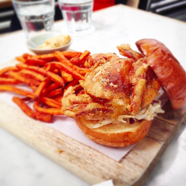 Soft Shell Crab Burger @ Jibby & Co

Looking for posh comfort food?