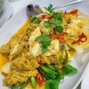 Stir-fried crab in yellow curry (1,500 Baht).