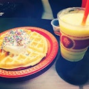 Ice cream on Waffle along with Mango Pineapple Smoothie #throwbackthursday #dessert  #sweet