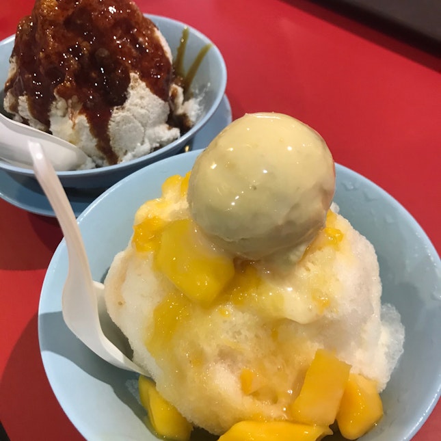 Mango Shaved Iced With Durian Puree (榴芒冰)
