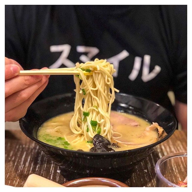 [📍 Ramen Keisuke Tonkotsu King ]
We evidently still miss Japan lots because even in Singapore, we find our way back to a ramen store (also, note the tshirt!) Keisuke is one of our all time favourite ramen stores in Singapore to get our quick ramen fix and we love how all their stores give out free flow eggs and beansprouts.