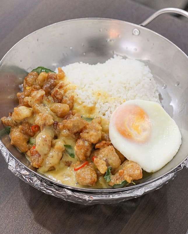 [🇸🇬]
SALTED EGG CHICKEN RICE at TASTE GOOD SINGAPORE
During my visit there were only like 5 tables occupied excluding mine, with 2-5 people seated in each.