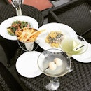 Poolside martinis and bar bites with @gloria.wong at Aqua Luna!