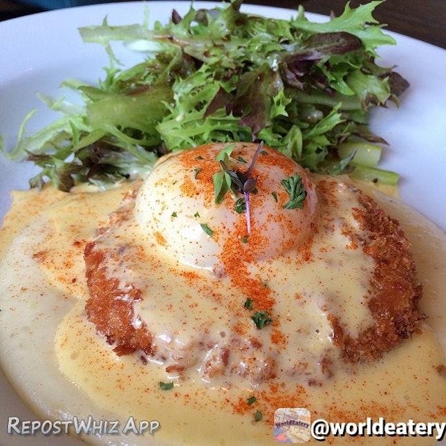 Crabcake Benedict with Truffle Mash and Poached Egg topped with Hollandaise 😋
😋: 🌟🌟🌟
💰290.-
🔰Tribeca  RestoBar
🔰Thonglor 13
(#RepostWhiz app)
🔹🔹🔹🔹🔹🔹🔹🔹🔹🔹🔹🔹🔹🔹🔹
🙏 Thx @worldeatery for sharing this delicious one.