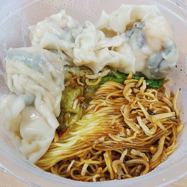 🦐🍲 Prawn dumpling noodles takeaway from Central Hong Kong Cafe at Jurong Point.