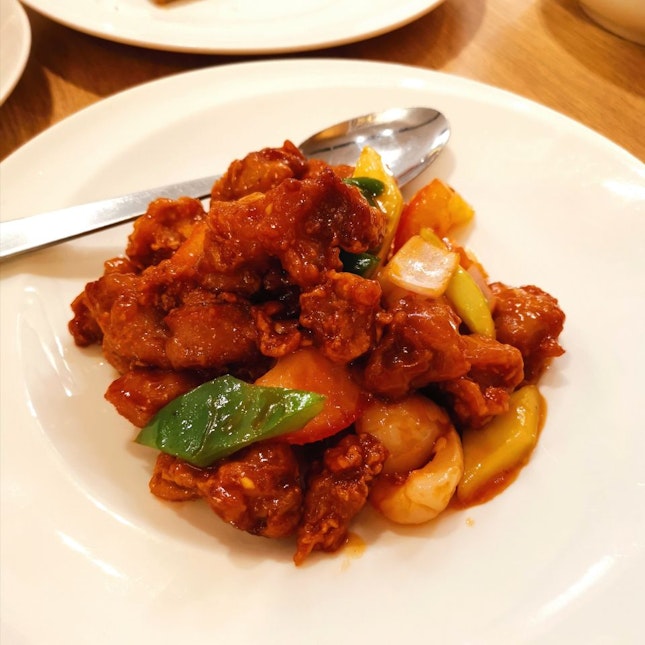 Sweet & Sour Pork with Lychees (14.90sgd)
