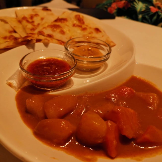 Cheesy Pita With Curry