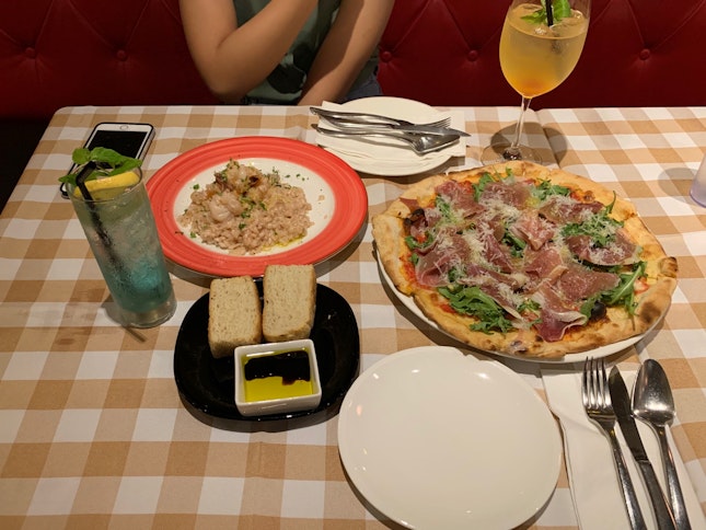 Prosciutto & Rucola (pizza) + Granchio E Gamberi (risotto)