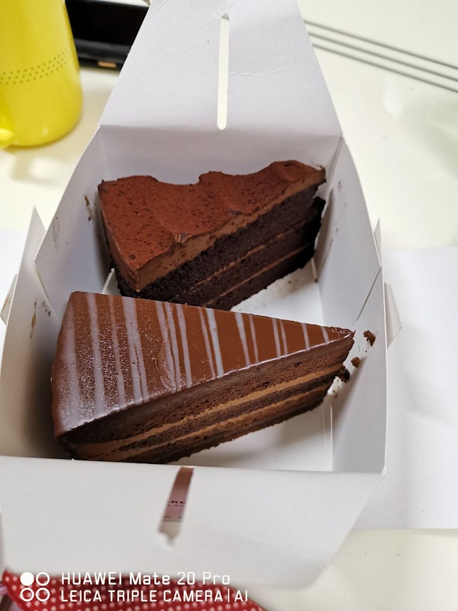Assorted Chocolate Cake 