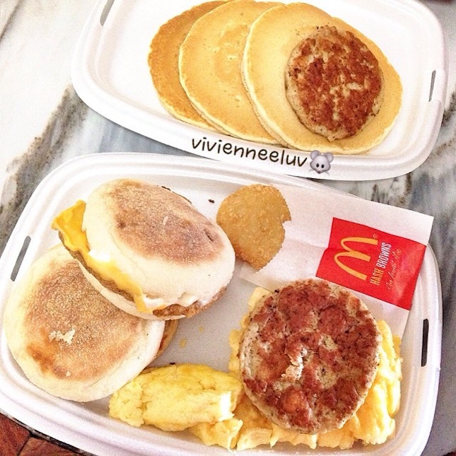 Because today is National Breakfast Day, Mcdonalds selling breakfast till 6pm.
