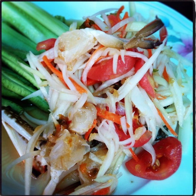 Papaya Spicy Salad With Blue Crabs