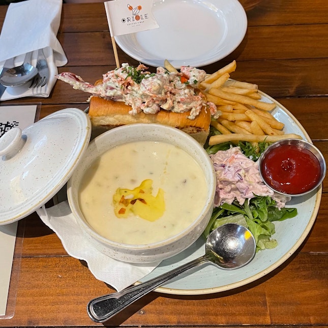 Lobster Roll & Clam Chowder Combo