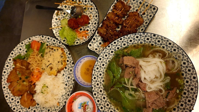 Inexpensive Vietnamese Street Eat